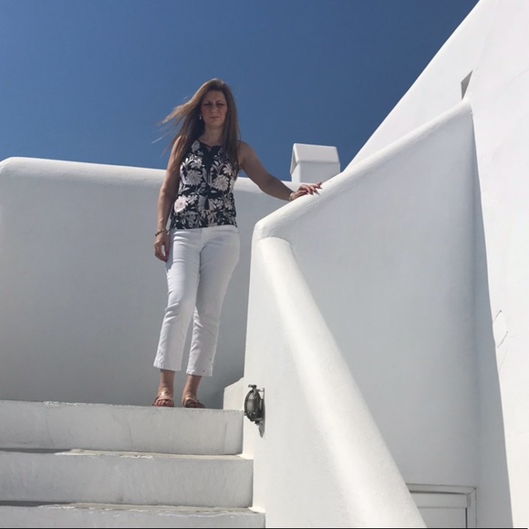 Meet your Posher, in Women's Fashion! - Picture 3 of 4